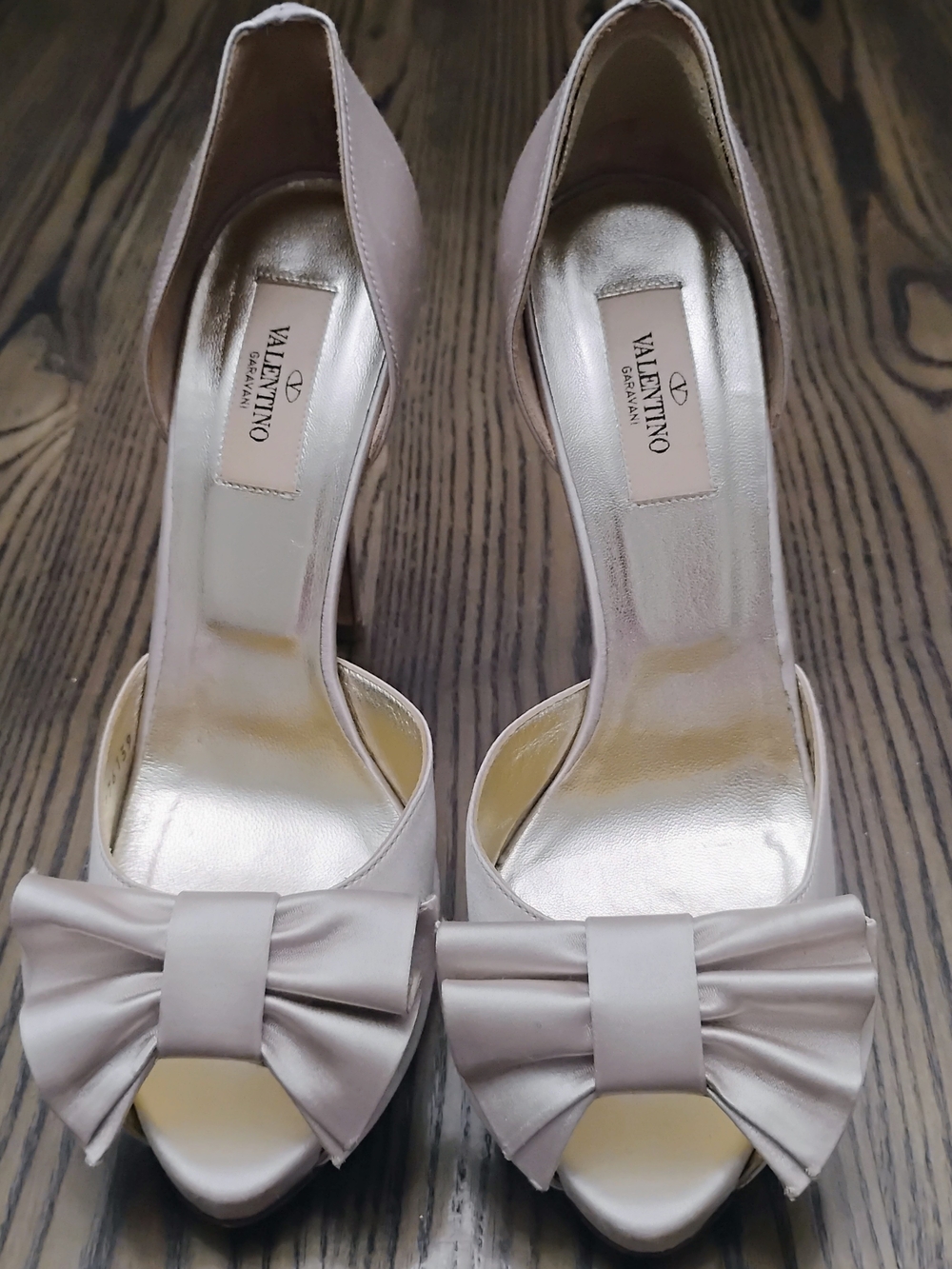 Authentic Valentino Garavani Champagne Satin Bow Peep-Toe D'Orsay Pumps